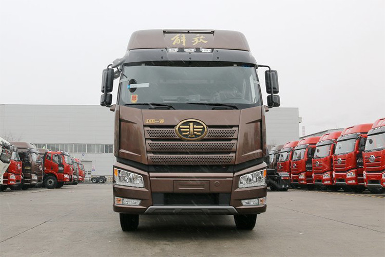Camión diesel del tractor de la tonelada 6x4 de FAW J6P 40 con el motor de Xichai CA6DM3 y los neumáticos 12R22.5